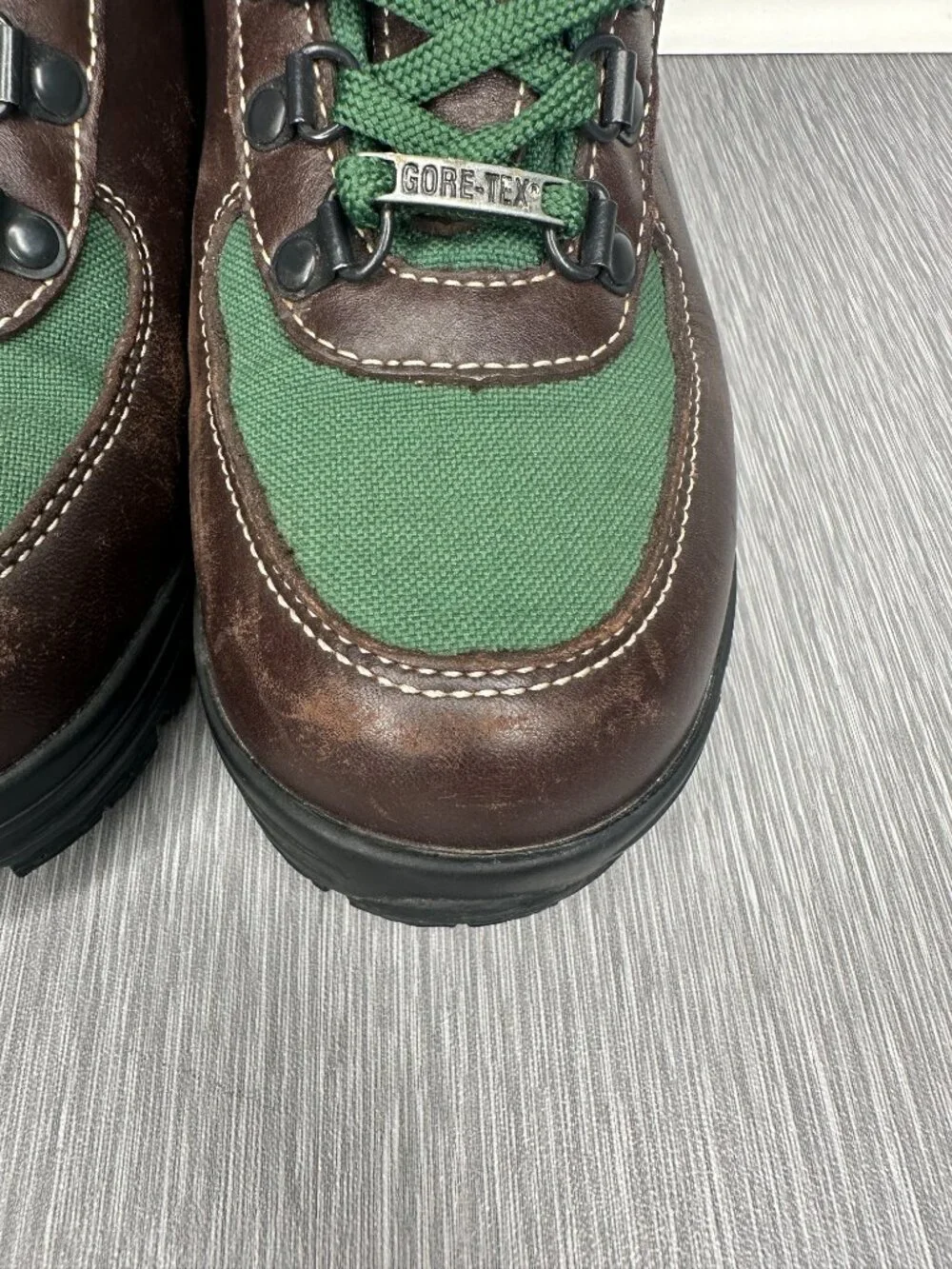 VASQUE 8099 Skywalk Brown Green Leather Hiking Boots Boys Size 3 1/2